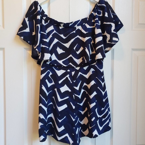 Flying Tomato Dresses & Skirts - FLYING TOMATO NAVY WHITE CHEVRON SKORT DRESS  MED